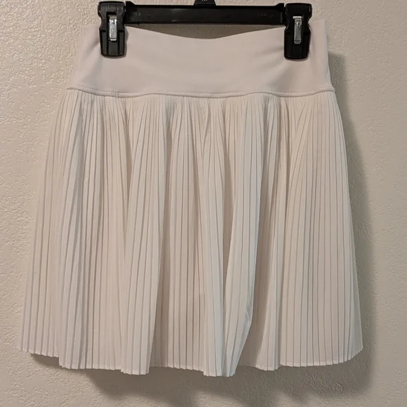 Yogalicious White A-Line Pleated Mini Skirt With Shorts - Picture 2 of 4